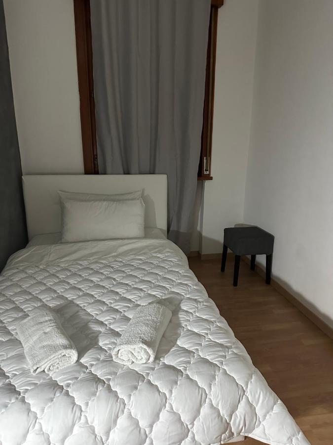 Leone D'Oro 2 - Milano Street Hotel Mestre Esterno foto