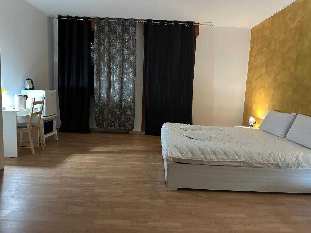 Leone D'Oro 2 - Milano Street Hotel Mestre Esterno foto