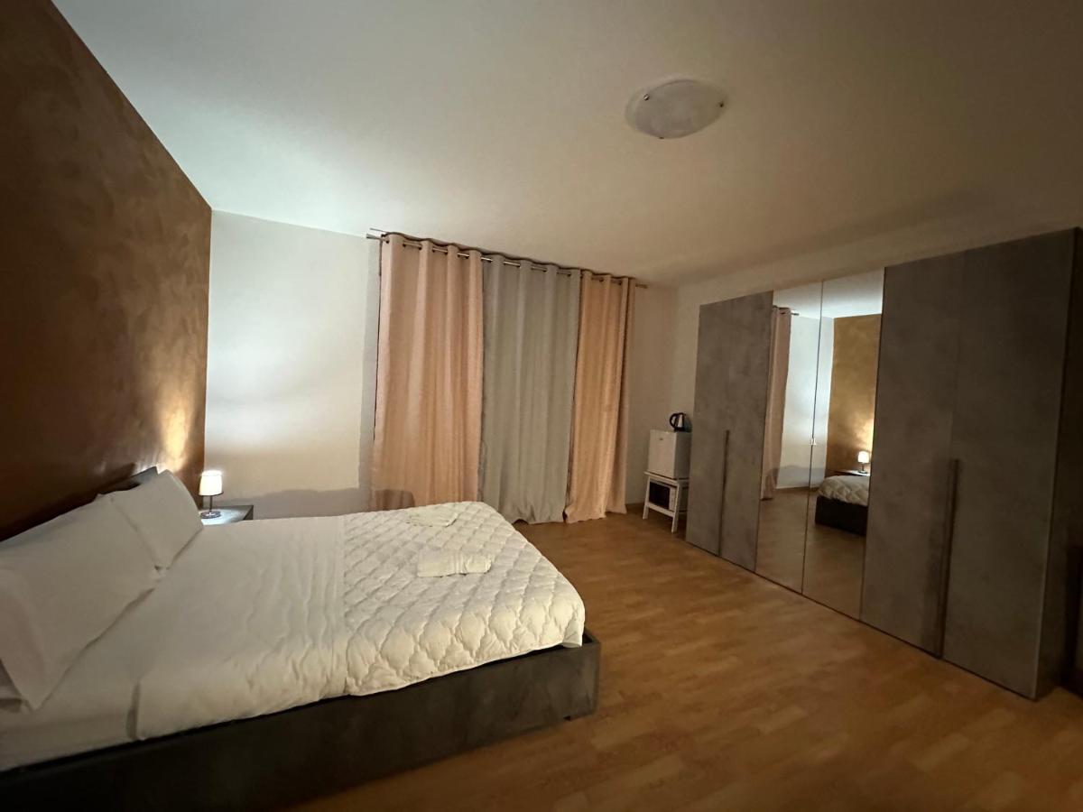 Leone D'Oro 2 - Milano Street Hotel Mestre Esterno foto